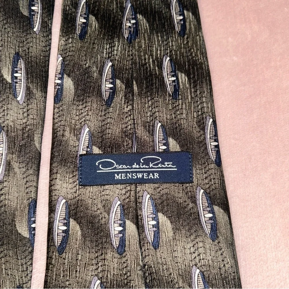 Oscar de la Renta green blue silver oval print silk tie made in USA